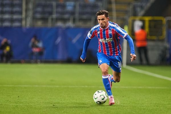 鲁尼惊叹皮诺难防：天才少年用传球“戏耍”整条防线